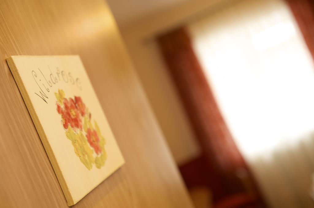 Gasthof Zum Kreuz Neuenburg am Rhein Kamer foto