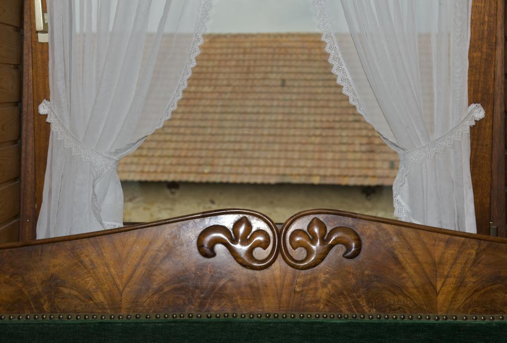 Gasthof Zum Kreuz Neuenburg am Rhein Kamer foto