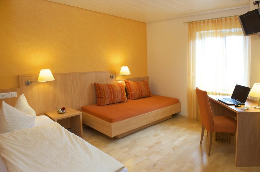 Gasthof Zum Kreuz Neuenburg am Rhein Kamer foto